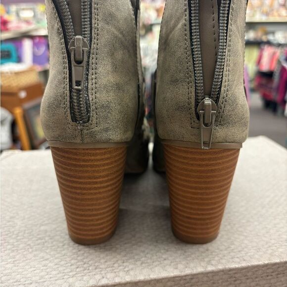Maurices Ladies 8 Tallia Gray Peep Toe Booties - Picture 3 of 5